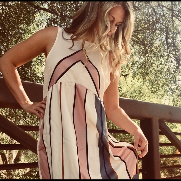 Modern Dress - Picture 5 of 5